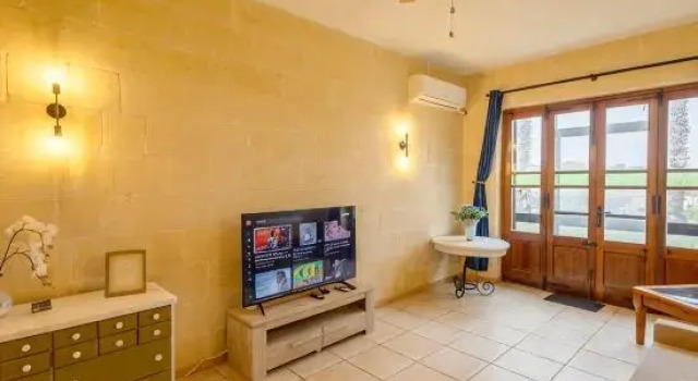 Villa Zest - 3 bedrooms (sleeps 6+2 kids) Qala village, Book Villa Villaer i Nadur, Villa