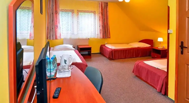 Osrodek Wypoczynkowy Gromada, Boek Hotel Hotels in Klein-Polen met parkeren, Parkeren
