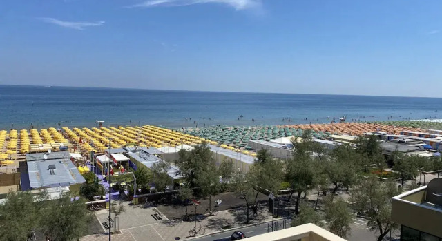Четырёхместный номер Standard с балконом Hotel Nettuno