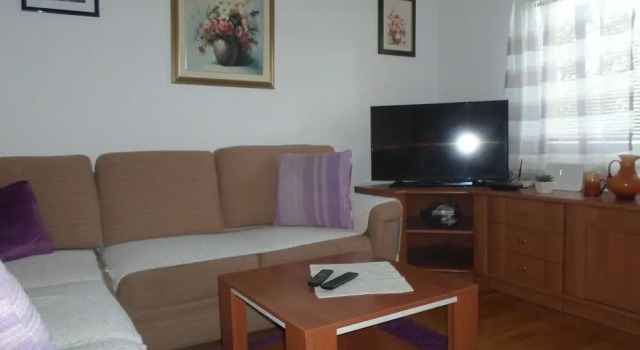 Apartments Golić, Забронировать Апартаменты/квартира Отели Биоград-на-Мору с парковкой, рядом с Kornati Marina, Парковка