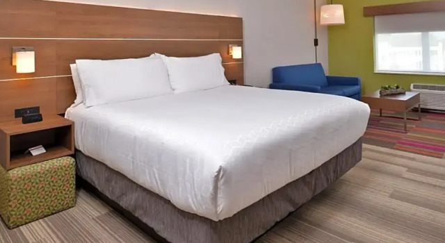 Люкс Holiday Inn Express Melbourne West by IHG