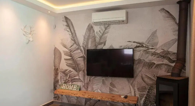 New house 80 m from the beach