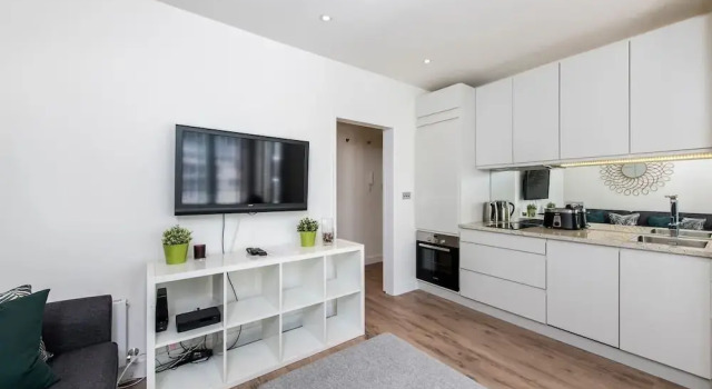 Stylish 1 bed in Fashionable Chelsea, Забронировать Отель Отели Лондона 3 звезды, рядом с Лондонский музей естествознания, 3*