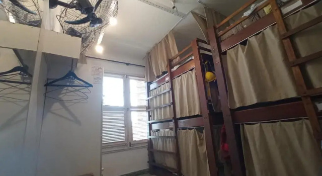 Кровать в общем номере (женский номер) Albergaria Hostel