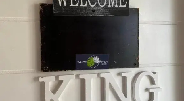 Номер Standard White River B & B