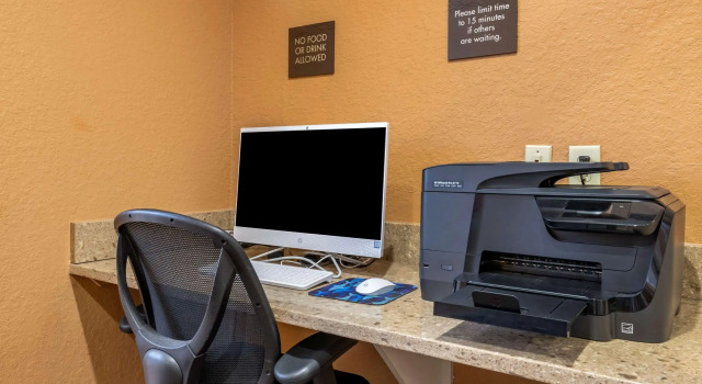 Comfort Inn & Suites Sanford, Varaa Hotelli Hotellit North Orlando aamiaisella, Aamiainen