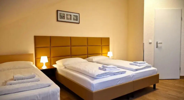 Четырёхместный номер Economy Mikon Eastgate Hotel
