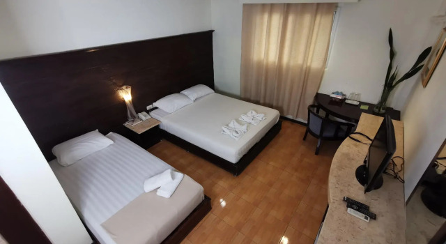 Номер Standard с видом на бассейн Cebu Hilltop Hotel
