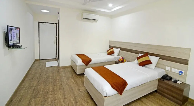 Serenity Inn La Prime, Rezerwuj Hotel Gachibowli 