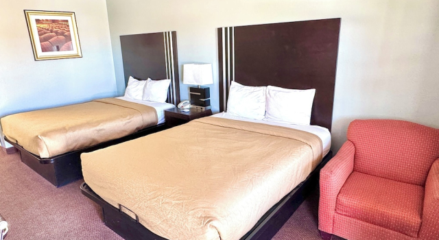 Четырёхместный номер Standard Owensville Inn