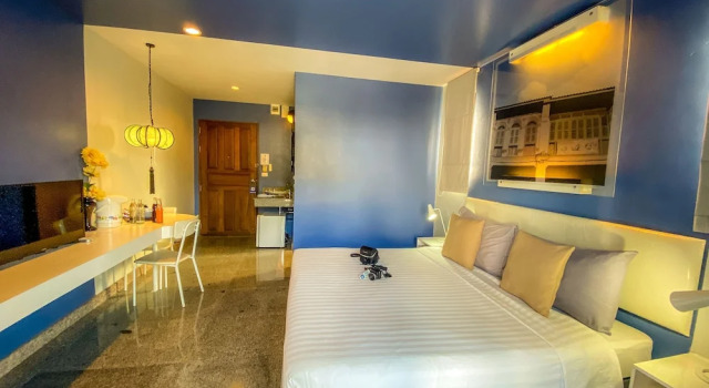 Номер Standard с балконом Sino Inn Phuket Hotel - SHA Plus