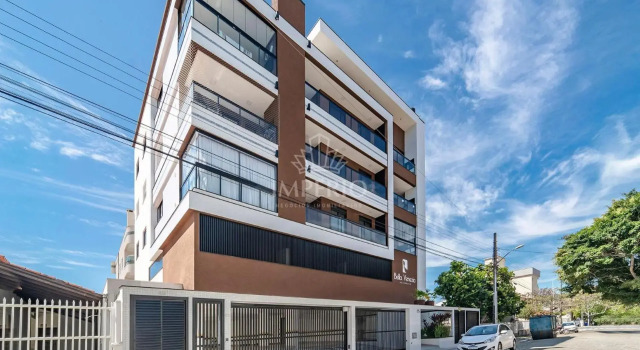 310 - Belíssimo Apartamento na Praia de Bombas