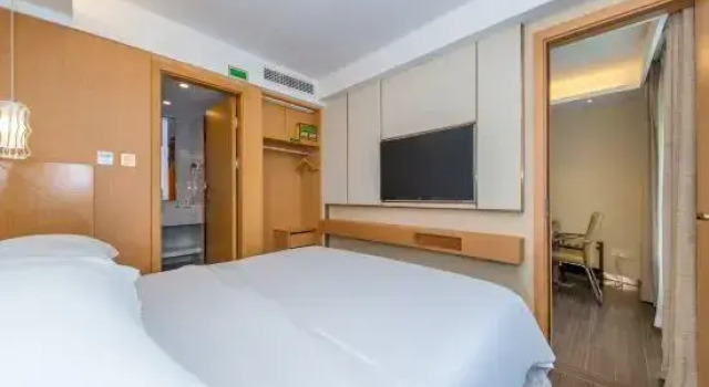 Люкс Deluxe Vienna 3 Best Hotel (Yaxin Hospital Aeon Mall)