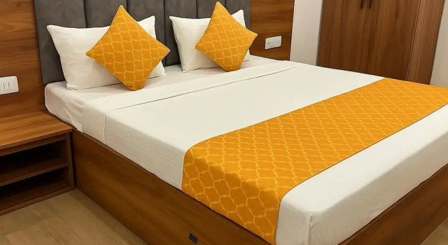 Номер Deluxe OnlyStay Surbhi Dham