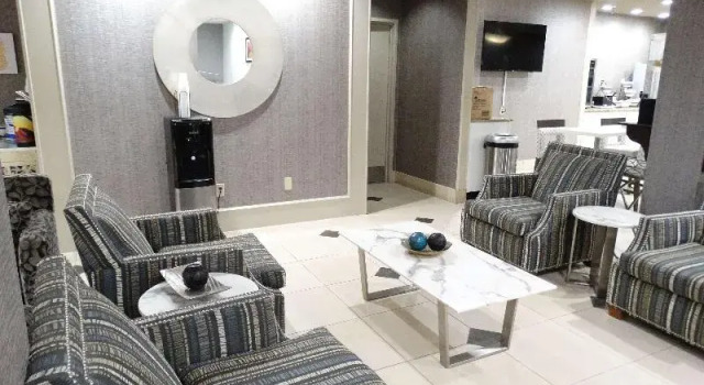 Люкс Standard Comfort Inn & Suites