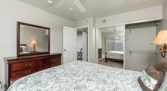 Old Town Escape 1 BR by Casago, Забронировать Отель Отели Скотсдейл с парковкой, Парковка