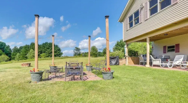 Коттедж Chic Apple River Escape w/ Fire Pit!