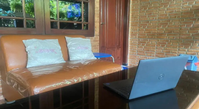 Hotel O Damia Homestay Syariah, Rezervați Hotel Surabaya East Java, aproape de City of Tomorrow Mall