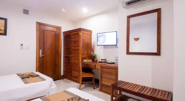 Трёхместный номер Deluxe с балконом и с видом на город Relax Hotel