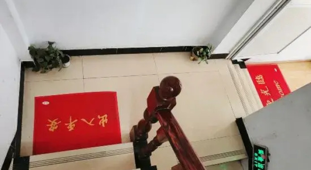 Longling Rujia Apartment, Rezerwuj Apartament Hotele w Baoshan z parkingiem, Parking