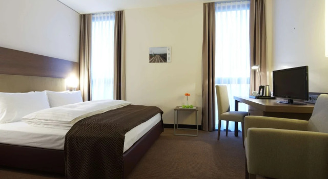 Номер Business IntercityHotel Mannheim