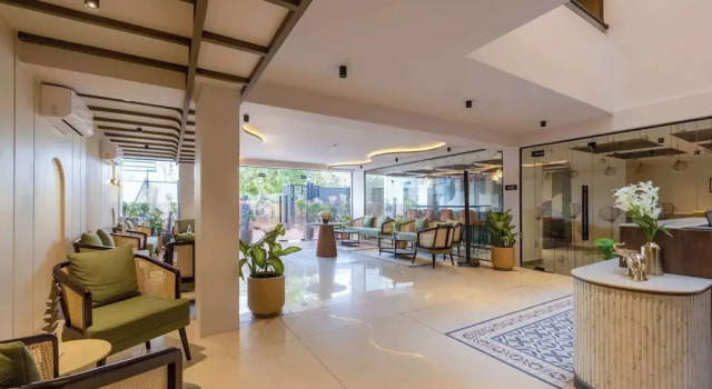 Saltstayz Premier - Sector 50 & Golf Course Ext Road