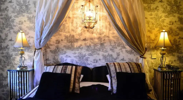 Le Saint Laurent Hotel & Spa, Rezervovat Hotel Saint-Laurent-des-Arbres Gard