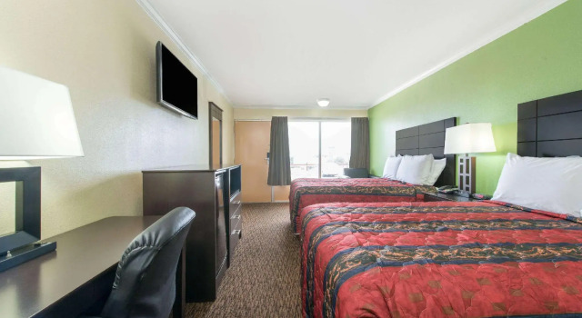 Четырёхместный номер Standard Red Roof Inn Fort Worth West
