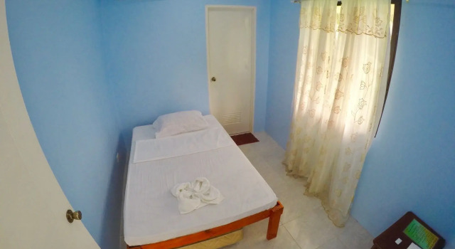 Guilly's Place, Book Hotel Oslob Cebu