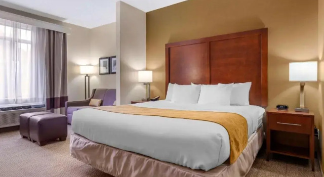 Люкс Comfort Suites Boone - University Area