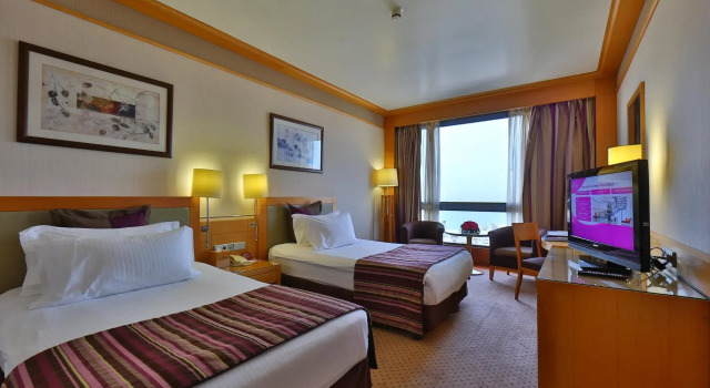 Двухместный номер Standard Crowne Plaza Beirut by IHG