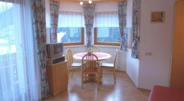 Apart Bel Ami, Book Hotel Hoteller i Tyrol med parkering, Parkering