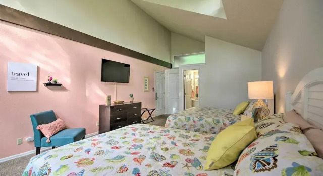 Коттедж Osage Beach Home w/ Private Hot Tub: Near Lake!