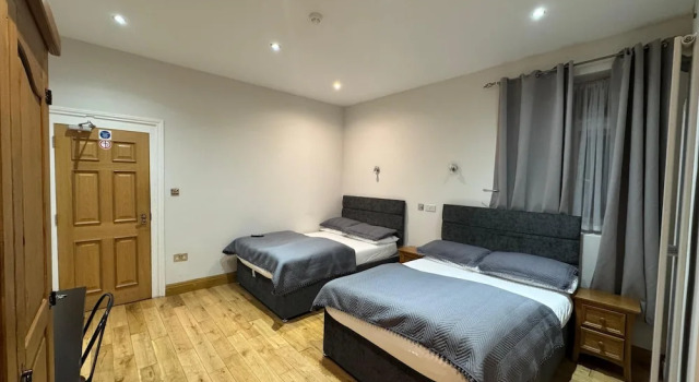 Skylark Guest House, Varaa Bed and Breakfast All inclusive -hotellit kohteessa Merseyside, All Inclusive