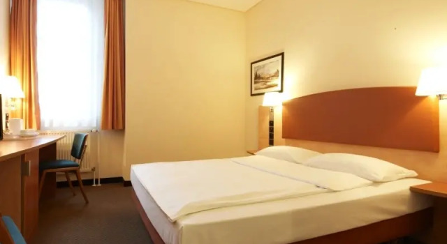Одноместный номер Standard IntercityHotel Berlin Ostbahnhof