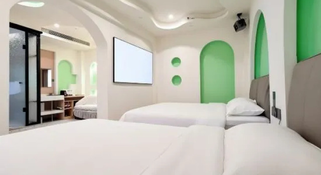 Люкс Tongren Grand Hotel (Tongren High-speed Railway Station Ancient City Pedestrian Street Branch)