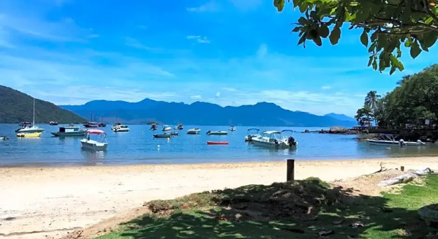 Pousada Oásis Ilha Grande, Забронировать Отель Вила-ду-Абраау Илья-Гранди, рядом с Пляж Абрааншинью