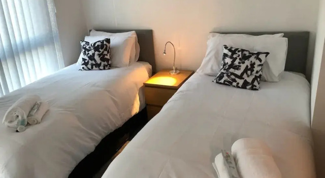 Jewellery Quarter Apartment, Забронировать Апартаменты/квартира Отели Бирмингема с парковкой, рядом с Океанариум «Национальный центр морской жизни», Парковка