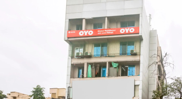 OYO 10019 Malad Residency