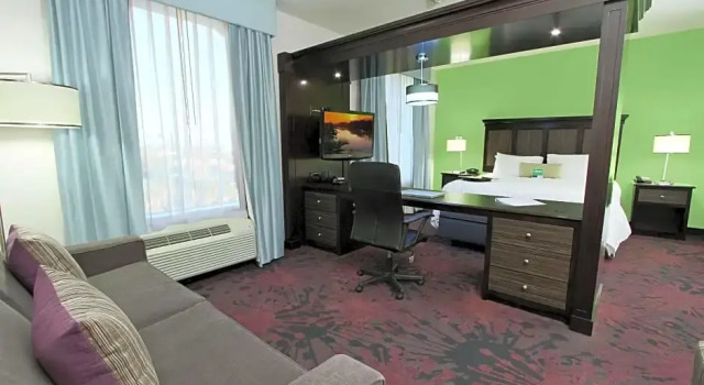 Студия Hampton Inn & Suites Winnie