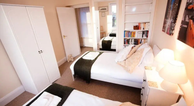 Abbey Court, Book Apartment Sherborne Dorset