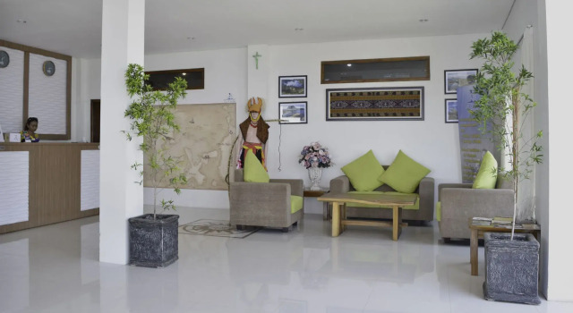 La Cecile Hotel and Cafe Komodo