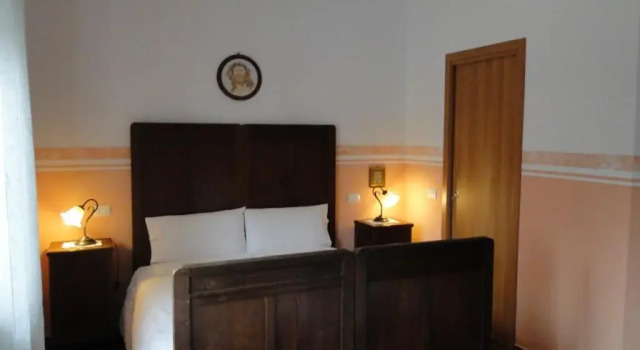 B&B Caslett, Prenota Bed & breakfast Villa Guardia Lombardia