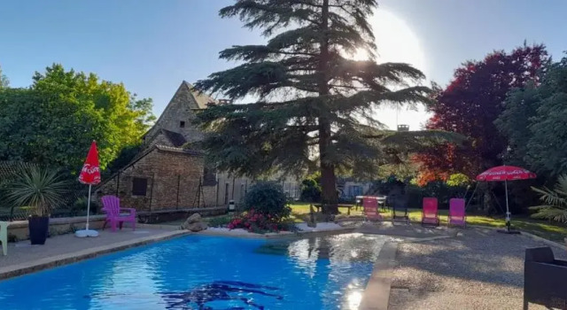 Двухместный номер Standard Auberge du Relais dAuniac - Hôtel Bar Restaurant Bistronomique Piscine