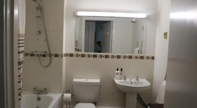 City Apartment, Забронировать Апартаменты/квартира Винчестер Хэмпшир, рядом с Royal Hampshire County Hospital