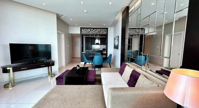 Lux BnB Upper Crest Tower I Skyline Views