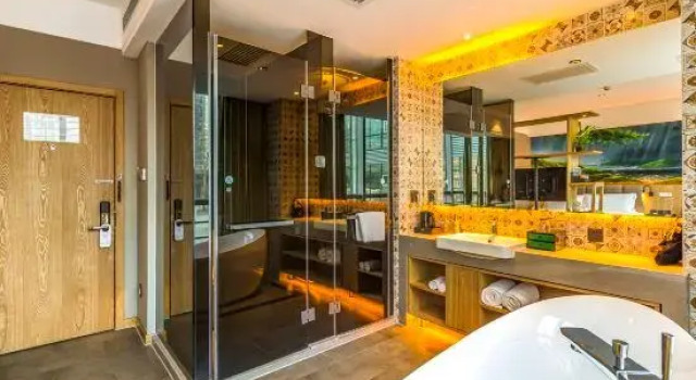 Qiu Guo Hotel (Beijing Huamao), Rezerwuj Hotel Hotele 4-gwiazdkowe w Pekin, 4*