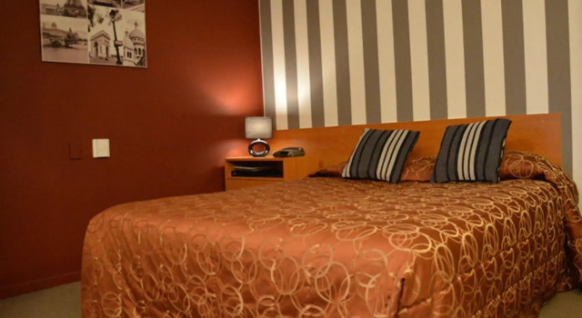 Kiwi Studios Motel, Rezerwuj Motel Hotele w Auckland Region z parkingiem, Parking