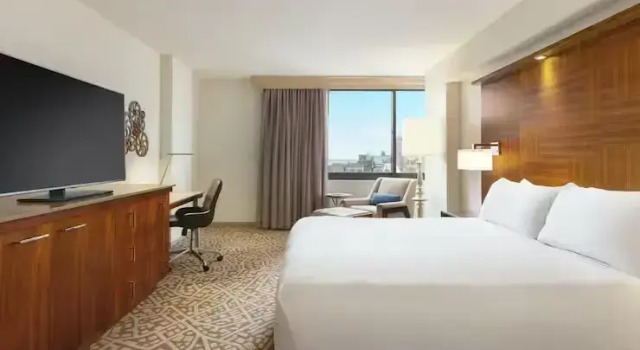 Гостевой номер High Floor Deluxe Hilton New York Times Square