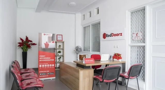 GM Residence by RedDoorz, Rezervovat Hotel Bogor 